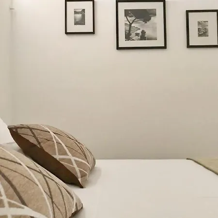 Tiberi Apartment Capri