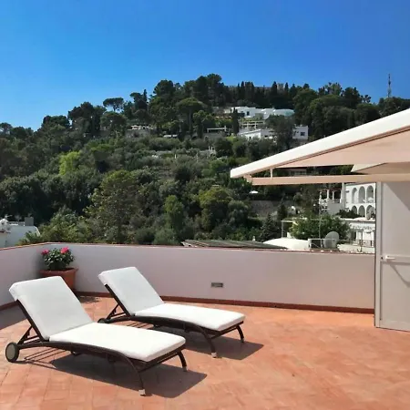 Tiberi Apartment Capri